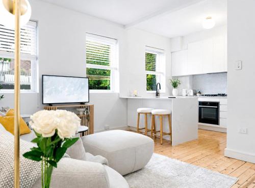 Neutral Bay Village Living - Modern Comfort - BB009