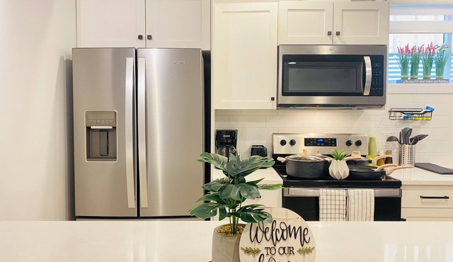 *NEW*Cozy Basement Suite*Central Location*Sleep 2 in Edmonton