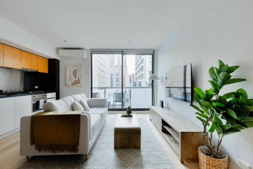 Newly Refurbished 1 BDR CBD Studio on Liverpool St
