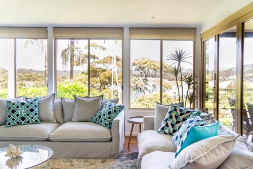 Newly renovated 4 bedroom home in Newport with Pittwater views