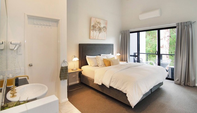 Newly renovated cottage close to town centre