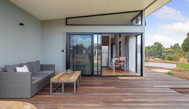 Nilaya Studio - Modern studio with peaceful forest views