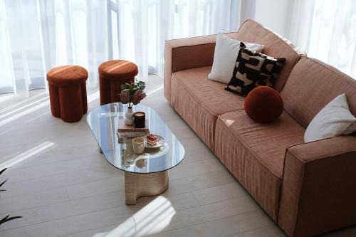 'Oasis' 2 Bedroom Apt in the heart of Burwood