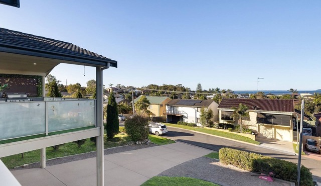 Oasis at Salamander Bay, 10 Raymond Ave - Boat Parking, WiFi, Air Con, Water Views