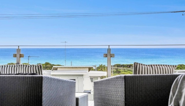 Ocean Views - just metres from the beach!