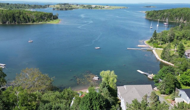 Oceanfront Kayaking retreat close to Lunenburg in Lunenburg