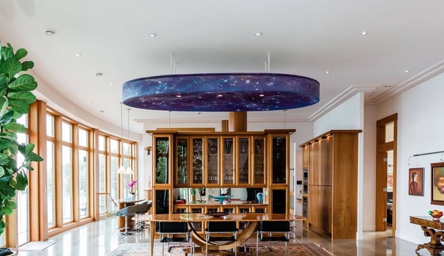 Oceanfront Luxury Property with Hot Tub in Ladysmith