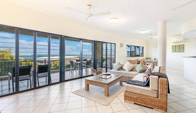 Oceanview Tropical - A Top End Poolside Oasis