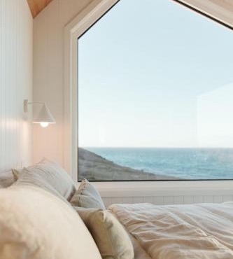 Off-grid Tiny House by the Sea