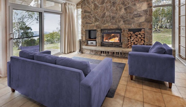 Offers a country experience with modern style and comfort.