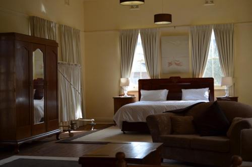 Old Parkes Convent