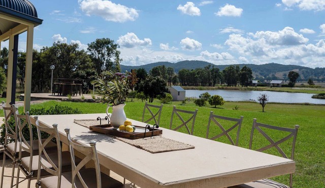 Orana Grove - Luxury Mudgee Vineyard Retreat - 8 guests
