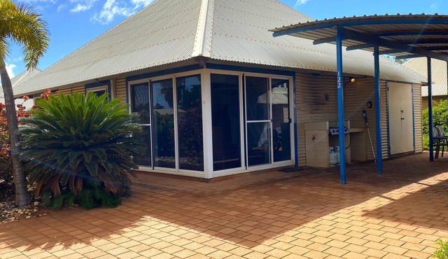 Osprey Holiday Village Unit 122/2 Bedroom apartment in complex with a pool