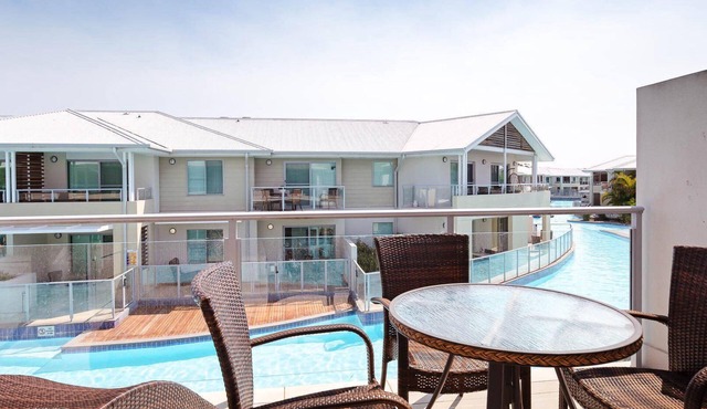 Pacific Blue 245-265 Sandy Point Rd - Dual Key Access, air conditioned unit with resort facilities and linen supplied