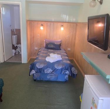 Paddle Steamer Motel