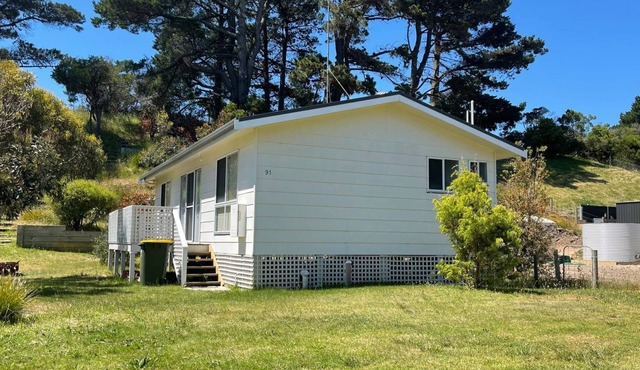 Pandora s Charm - a charming property in a quiet pocket of Venus Bay