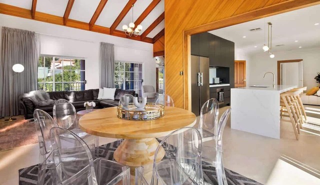 Panorama 5BR, Hills & city views, sleeps 10