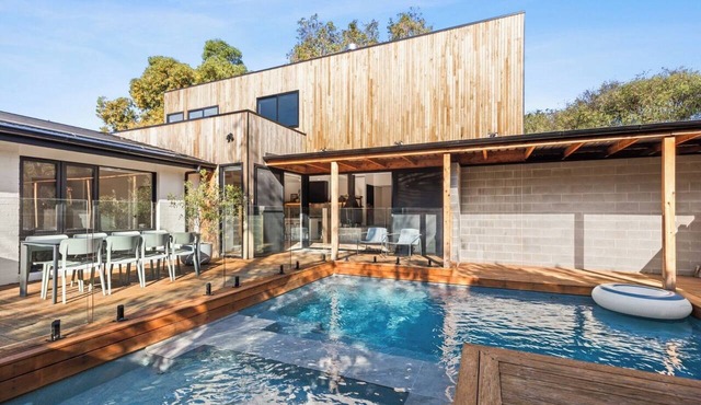 Peaceful Coastal With Pool