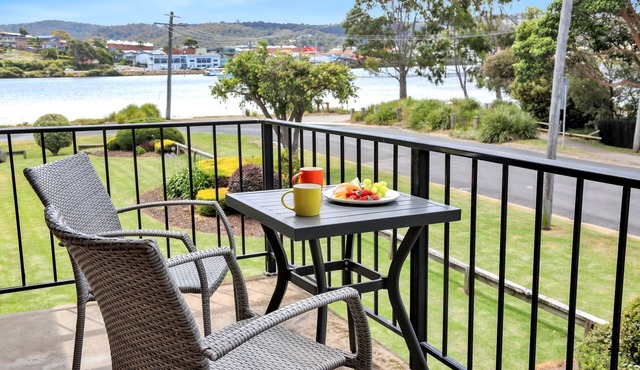 Pelican Waters 7: Upstairs, wifi and aircon