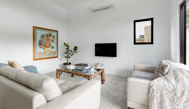 Peppi Place - 2 Bedroom with Ensuites Town Villa