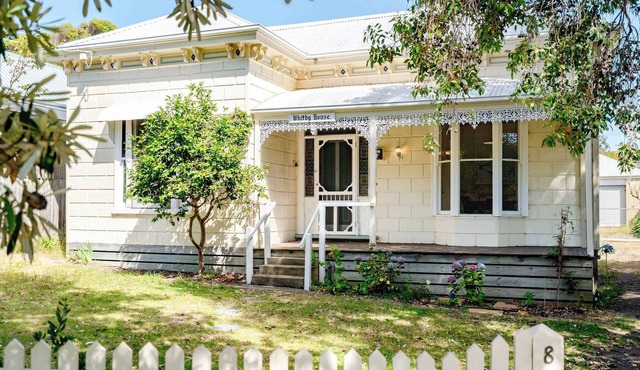 Perfect Point Lonsdale Cottage