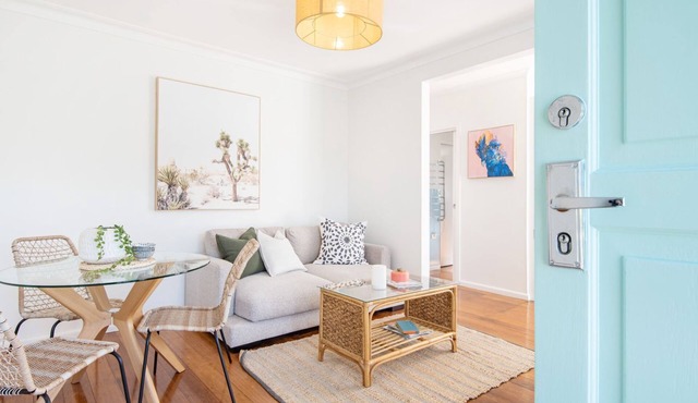 Pet Friendly - Beachside Vibes 2 min stroll to Parkdale Beach