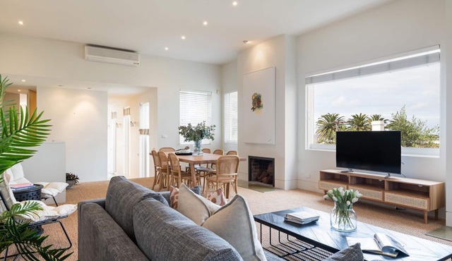 Pet Friendly - Grand Victoria Beach House