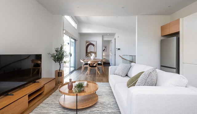 Pet Friendly - Lumen House in Brunswick