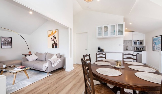 Pet Friendly - South Melbourne Soul