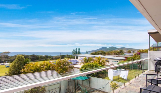 Pet Friendly, Walk to One Mile Beach, Forster