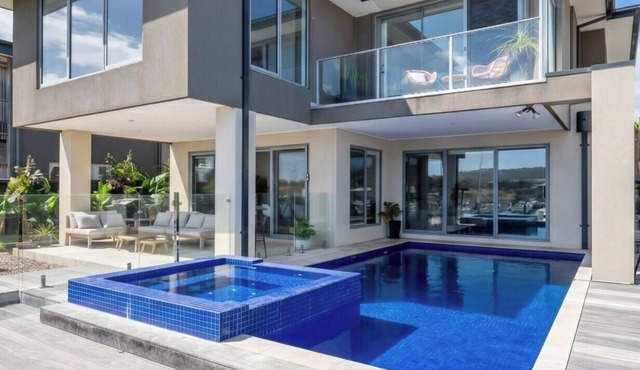 Pet Friendly - Waterside at Martha Cove