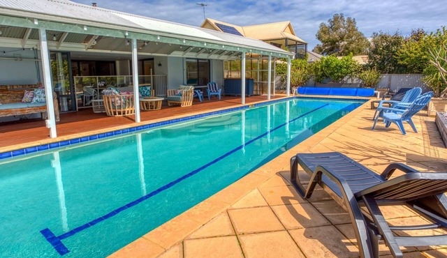 Pool and Putt Paradise in Dunsborough