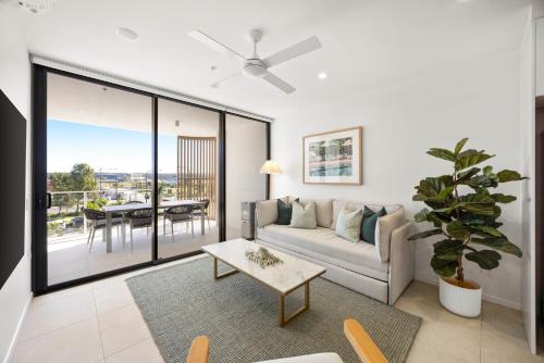 Poolside 2-Bed Apartment at Lake Kawana in Kawana Waters