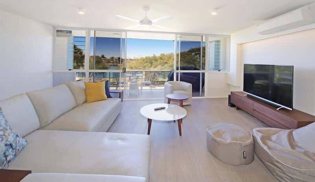 Portsea 5 - 2BR Riverfront Apt