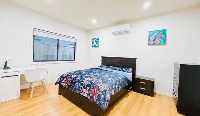 Premier Suite with Ensuite Bathroom