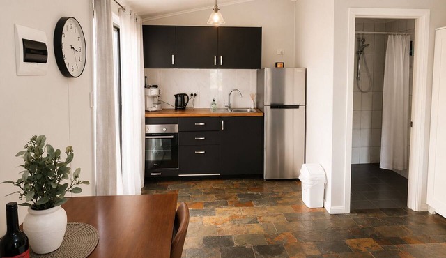 Private Coastal Studio - King Bed - Courtyard - Fully Detached - Seacliff Beach