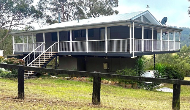 Putty Creek country escape, half way between Windsor and Singleton.