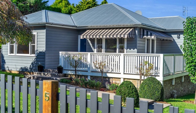 Quarry Hill Cottage – Sleeps 6, Walk to Berrima Village