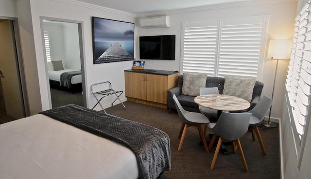 Quays Hotel