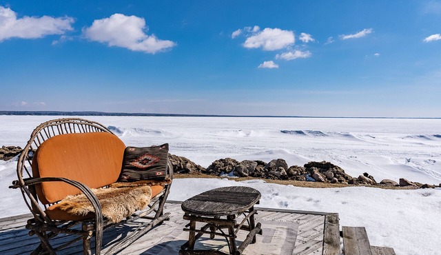 Quiet Lakefront Cabin with Huge Windows in Mulhurst