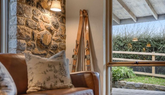 Quigtoo Cottage - Beautiful 4BR Stone Cottage l WiFi l Bath l Garden