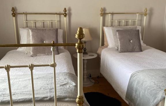R&R Blue Diamond Luxury Cottage Maryborough, Vic