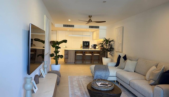 Rainbow Bay Retreat – Steps from the Beach in Coolangatta