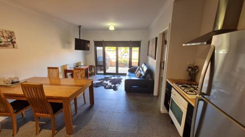 Red Ochre - Large Apartment with Private Courtyard