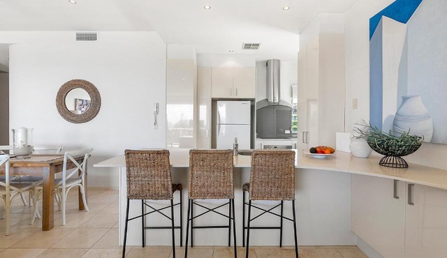 Relax in stylish comfort, Sunshine Beach