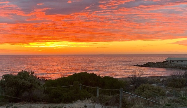 Relaxing family holiday home, just a stones throw from the beach