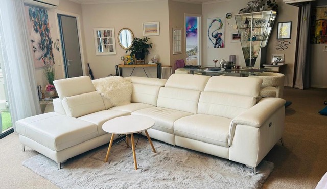 Relaxing Hobart Retreat, Stylish 2-Bed Apartment