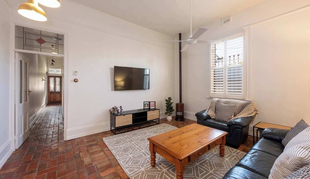 Renovated 2X1 Victorian House in Princes Hill