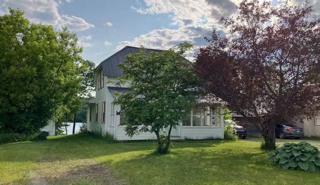 Riverfront Retreat Near Trans-Ca Hwy 2 | Sleeps 8 in Upper Kent