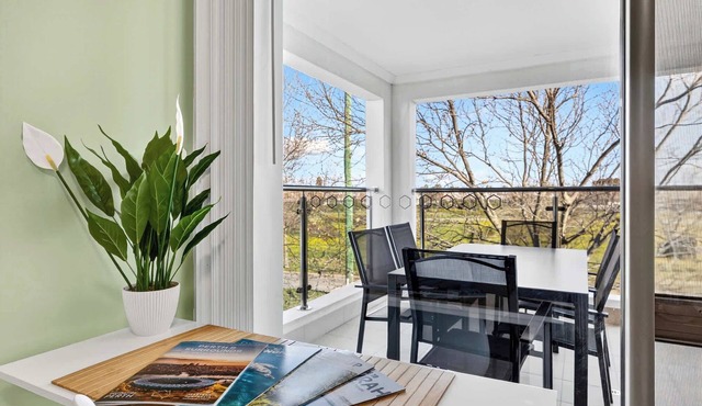 Rockingham Apartment 2BR, Balcony, Free Parking!
